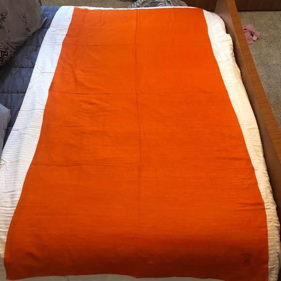 Hermès Cashmere Scarf - Picture 2 of 16